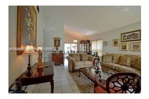 955 Nw 106th Ave Cir, Miami