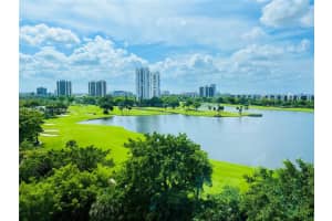 20000 E Country Club Dr 806, Aventura