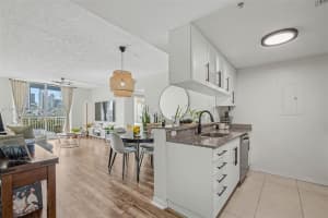 275 Ne 18th St 703 Miami, FL 33132 - MLS#A11949545