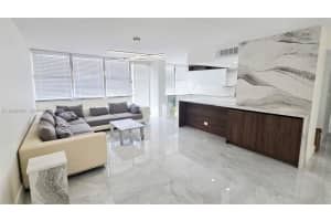 250 174th St 203 Sunny Isles Beach, FL 33160 - MLS#A11949550