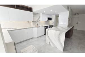 250 174th St 203 Sunny Isles Beach, FL 33160 - MLS#A11949550