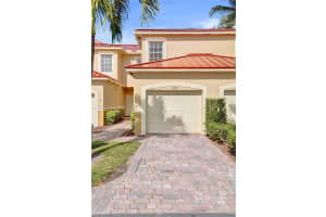4183 Crystal Lake Dr, Deerfield Beach