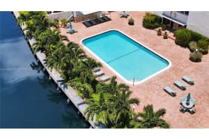 401 Golden Isles Dr 307 Hallandale Beach, FL 33009 - MLS#A11949594