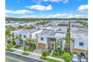 7457 Nw 101st Ave 7457 Doral, FL 33178 - MLS#A11949615