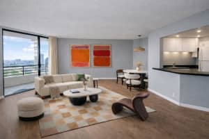 3300 Ne 191st St 1915, Aventura