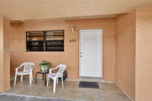 2224 W 53rd Pl 2224 Hialeah, FL 33016 - MLS#A11949683