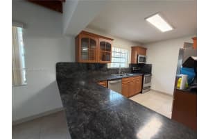 425 E 17th St Rear Hialeah, FL 33010 - MLS#A11949685