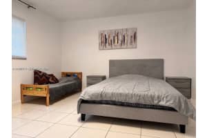 319 Ne 14th Ave 106, Hallandale Beach