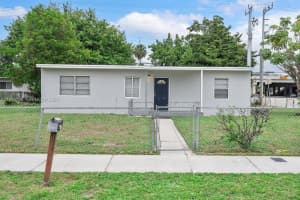 2201 Nw 166th St Miami Gardens, FL 33054 - MLS#A11949786