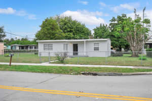 2201 Nw 166th St Miami Gardens, FL 33054 - MLS#A11949786