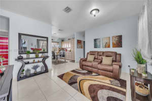 7567 N Augusta Dr Front Hialeah, FL 33015 - MLS#A11949823