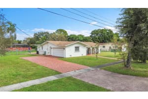 980 Renmar Dr Plantation, FL 33317 - MLS#A11949963