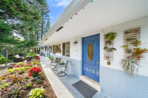 208 Ne 4th St Hallandale Beach, FL 33009 Sold 04/01/26