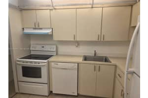 7825 Fairview Dr 203, Tamarac