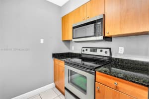 2881 N Oakland Forest Dr 113 Oakland Park, FL 33309 - MLS#A11950106