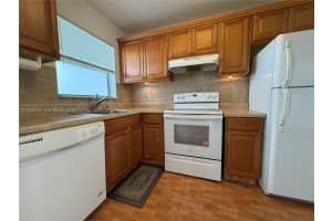 8135 Sunrise Lakes Blvd 302 Sunrise, FL 33322 - MLS#A11950184