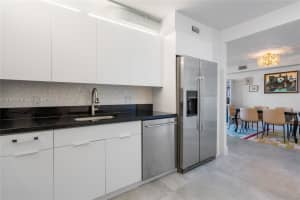 5750 Collins Ave 15e Miami Beach, FL 33140 - MLS#A11950209