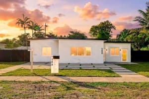 588 Palmetto Dr, Miami Springs