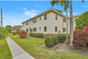 9160 Ne 8th Ave 2j Miami Shores, FL 33138 - MLS#A11950280