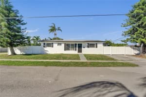 7601 Farragut St Hollywood, FL 33024 - MLS#A11950380