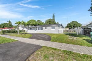 911 Nw 200th Ter Miami Gardens, FL 33169 - MLS#A11950414