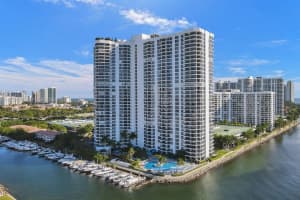 3530 Mystic Pointe Dr 2602 + Parking, Aventura