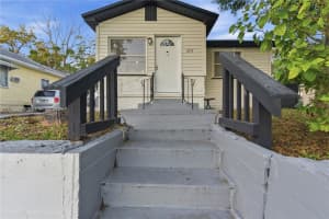 2717 W Cherry Street Tampa, FL 33607 - MLS#A11950479