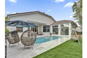 2496 Eagle Run Dr Weston, FL 33327 - MLS#A11950546