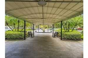 806 Cypress Grove Ln 303 Pompano Beach, FL 33069 - MLS#A11950550