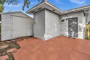 930 N 16th Ave 2 Hollywood, FL 33020 - MLS#A11950620