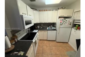 700 Layne Blvd 317 Hallandale Beach, FL 33009 - MLS#A11950623