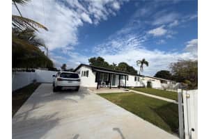 1011 Ne 212th Ter Miami, FL 33179 - MLS#A11950716