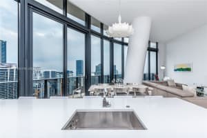 55 Sw 9th St Ph4603 Miami, FL 33130 - MLS#A11950760