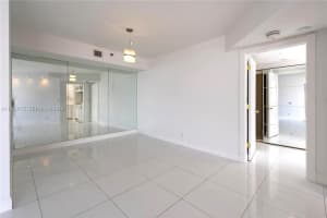 1000 W Island Blvd 2410 Aventura, FL 33160 - MLS#A11950775