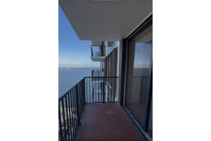 1450 Brickell Bay Dr 1604 Miami, FL 33131 - MLS#A11950782