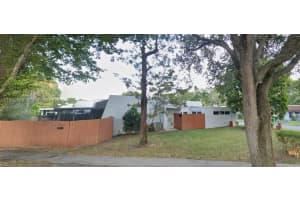 18915 W Lake Dr Hialeah, FL 33015 - MLS#A11950828