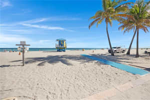 320 New York St Hollywood, FL 33019 - MLS#A11950868