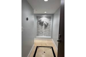 2555 Collins Ave 1901 Miami Beach, FL 33140 - MLS#A11950903