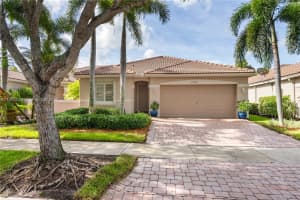 2090 Borealis Way Weston, FL 33327 - MLS#A11951250