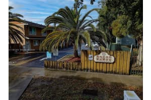 16700 Nw 55th Ave 8, Miami Gardens