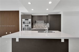 7751 Nw 107th Ave 518, Doral