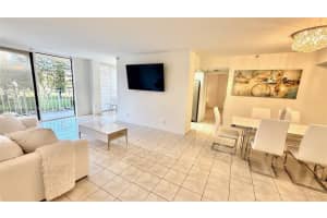 290 174th St 312 Sunny Isles Beach, FL 33160 - MLS#A11951413