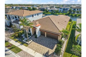 10530 S Lago Vista Cir Parkland, FL 33076 - MLS#A11951530