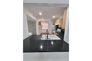 430 Commodore Dr 104, Plantation