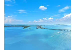 1300 Brickell Bay Dr 2507, Miami