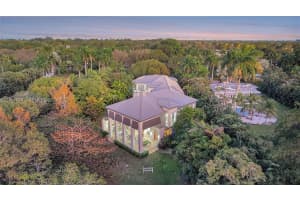 101 Holly Ln, Plantation