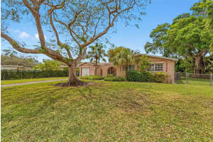 9925 Sw 97th Pl Miami, FL 33176 - MLS#A11951566