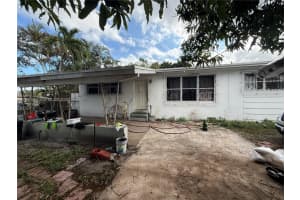 2200 Nw 110th St, Miami