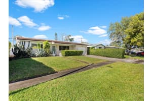 2014 N 31st Ct Hollywood, FL 33021 - MLS#A11951771