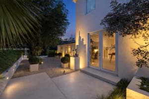 3325 Pine Tree Dr Miami Beach, FL 33140 - MLS#A11951777